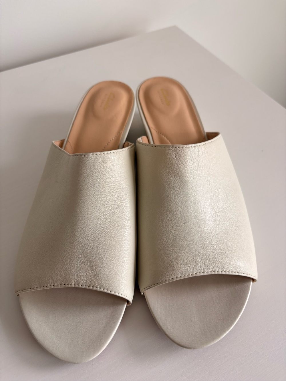 Clark’s Minimal Open-Toe Slide Sandals in Cream - Women's